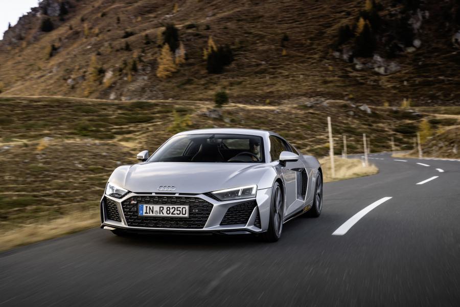  Audi R8 V10 RWD Coupe 2019 года  (WW) (фото 3 из 34)